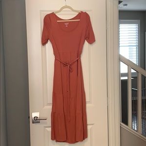 Maternity dress with tie waist